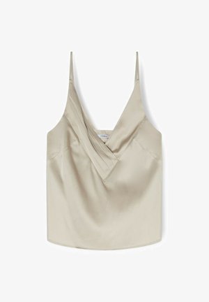 Béžový saténový top na ramínka s tenkými popruhy, s hlubokým výstřihem do V a vrstveným řasením na hrudi, hladká textura a zaoblený spodní lem.