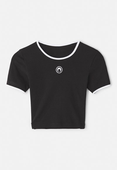 Black cropped t-shirt made from cotton, featuring a round neckline with white trim and short sleeves. Centered logo detail in white.