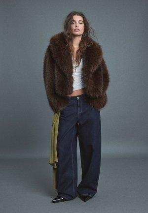 Stradivarius, Veste d'hiver - brown