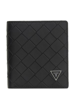 Schwarze, gewebte Lederbrieftasche mit einem dreieckigen Guess-Metalllogo in der unteren rechten Ecke.