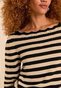 Love & Roses REGULAR FIT-FINE GAUGE STITCH DETAIL - Džemper - camel black stripe