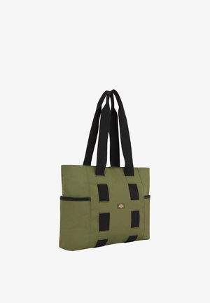 Torba na ramię w kolorze oliwkowej zieleni z czarnymi paskami, wykonana z gładkiej tkaniny, z wieloma zewnętrznymi kieszeniami. Wzmocnione szwy i detal z logo.