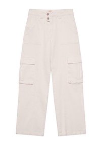 Pantalones cargo en algodón beige claro, con una cintura alta, dos bolsillos laterales y dos bolsillos con solapa en los muslos, con un cierre de botón.