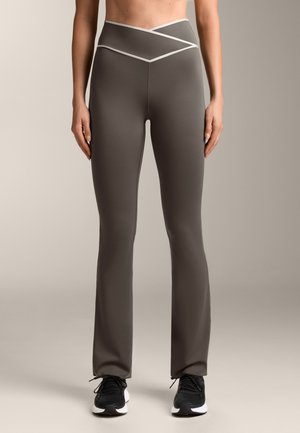 PERFECT-ADAPT CROSSOVER V-CUT WAIST FLARE - Broek - grey