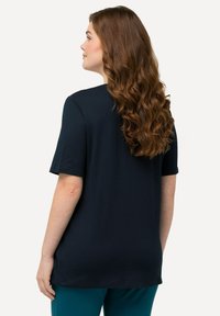 Ulla Popken GRANDES TAILLES - Jednoduché tričko - fuchsia