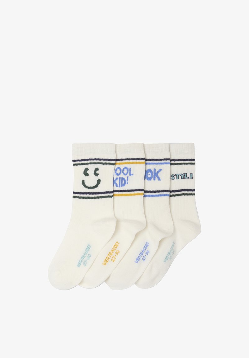 Vier Paare weiße Socken mit verschiedenen farbigen Akzenten. Die Designs umfassen ein Smiley-Gesicht, "COOL KID!" und den Text "STYLE". Gestreifte Muster an den Bündchen.