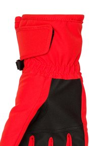 Červená izolační rukavice s texturovanou černou dlaní, elastickým zápěstím se suchým zipem a zesíleným švem podél švů.