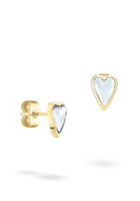 Orecchini a bottone in oro con gemme trasparenti a forma di cuore, mostrati in vista frontale e laterale su sfondo bianco.