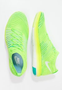 Nike Performance Zapatillas de entrenamiento - green