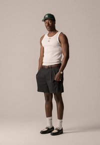 BLKVIS DOUBLE PLEATED UNISEX - Shorts - black