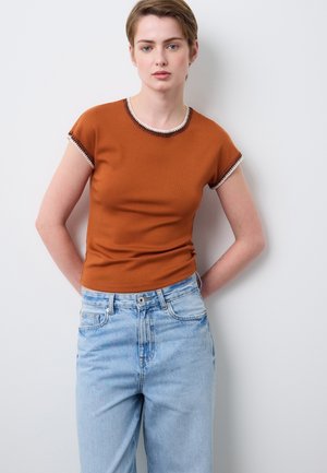 REGULAR FIT WITH STITCHING - T-shirt basic - light brown