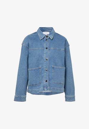Niebieska kurtka dżinsowa z kołnierzem, długimi rękawami, metalowymi zatrzaskami z przodu oraz dwoma dużymi przednimi kieszeniami.