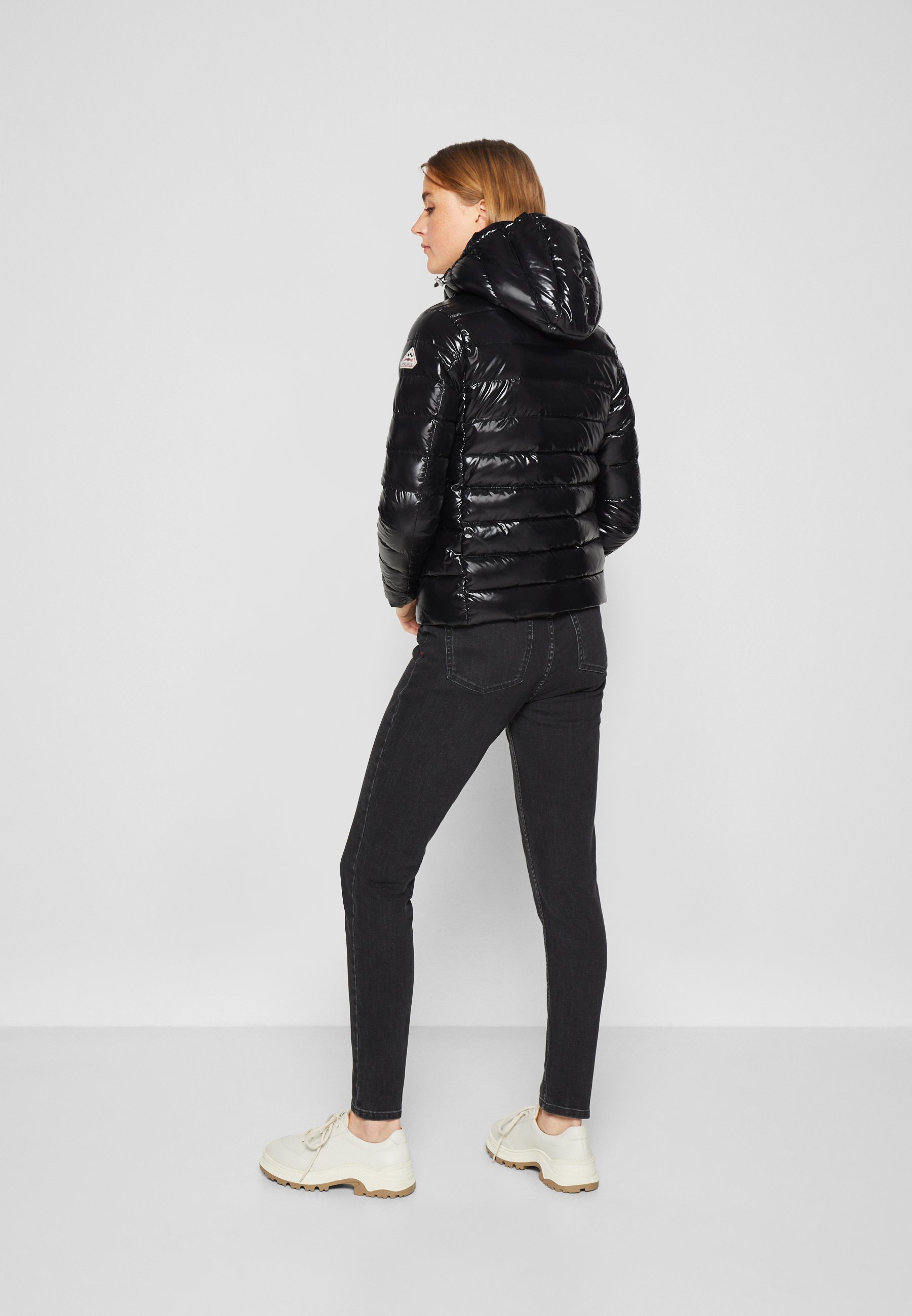 pyrenex spoutnic down jacket