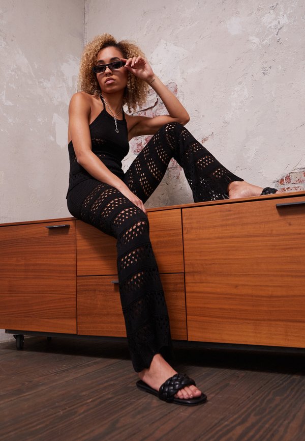 FLARED CROCHET - Stoffhose