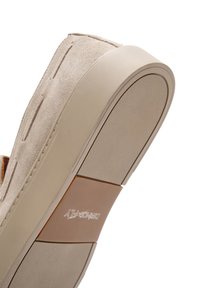 Derimod Slip-ons - beige