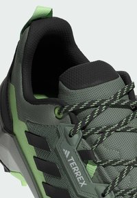 Adidas Terrex AX4 HIKING - Zapatillas de senderismo - silver green   core black   crystal jade