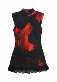 Vestido negro con patrones florales rojos, cuello alto, mangas cortas y un dobladillo con volantes. Fabricado en un tejido ligero con una textura suave.