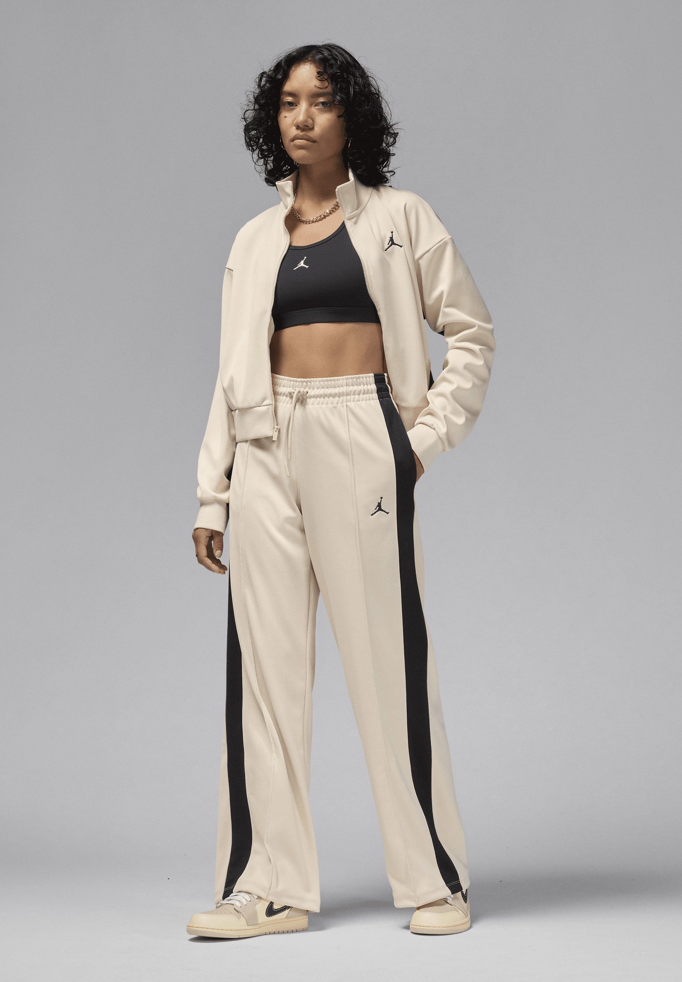 Jordan TRACK PANT - Tracksuit bottoms - legend lt brown