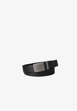Calvin Klein, - Pas