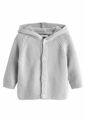 Cardigan pour bébé gris clair en tricot, à manches longues, avec capuche, motif texturé et quatre boutons blancs sur le devant.