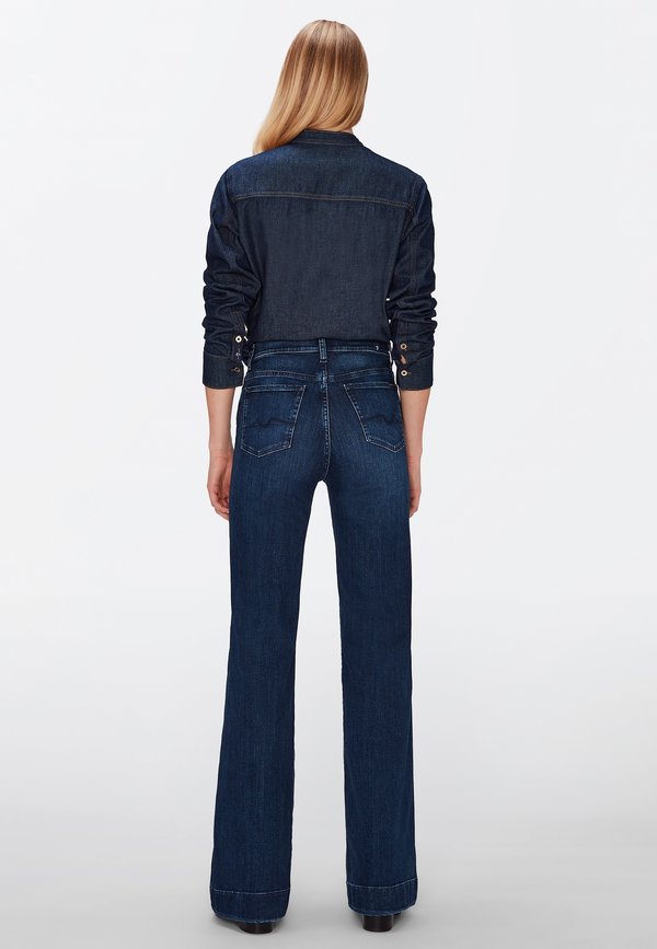 MODERN DOJO - Flared Jeans3