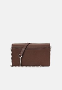 Lauren Ralph Lauren PEBBLED CROSSBODY TURN-LOCK TECH CASE - Skulderveske - dark mahogany