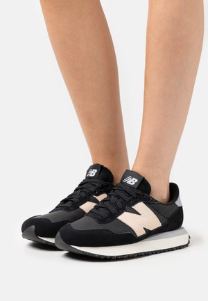 New Balance, Chaussures de running sur route - black