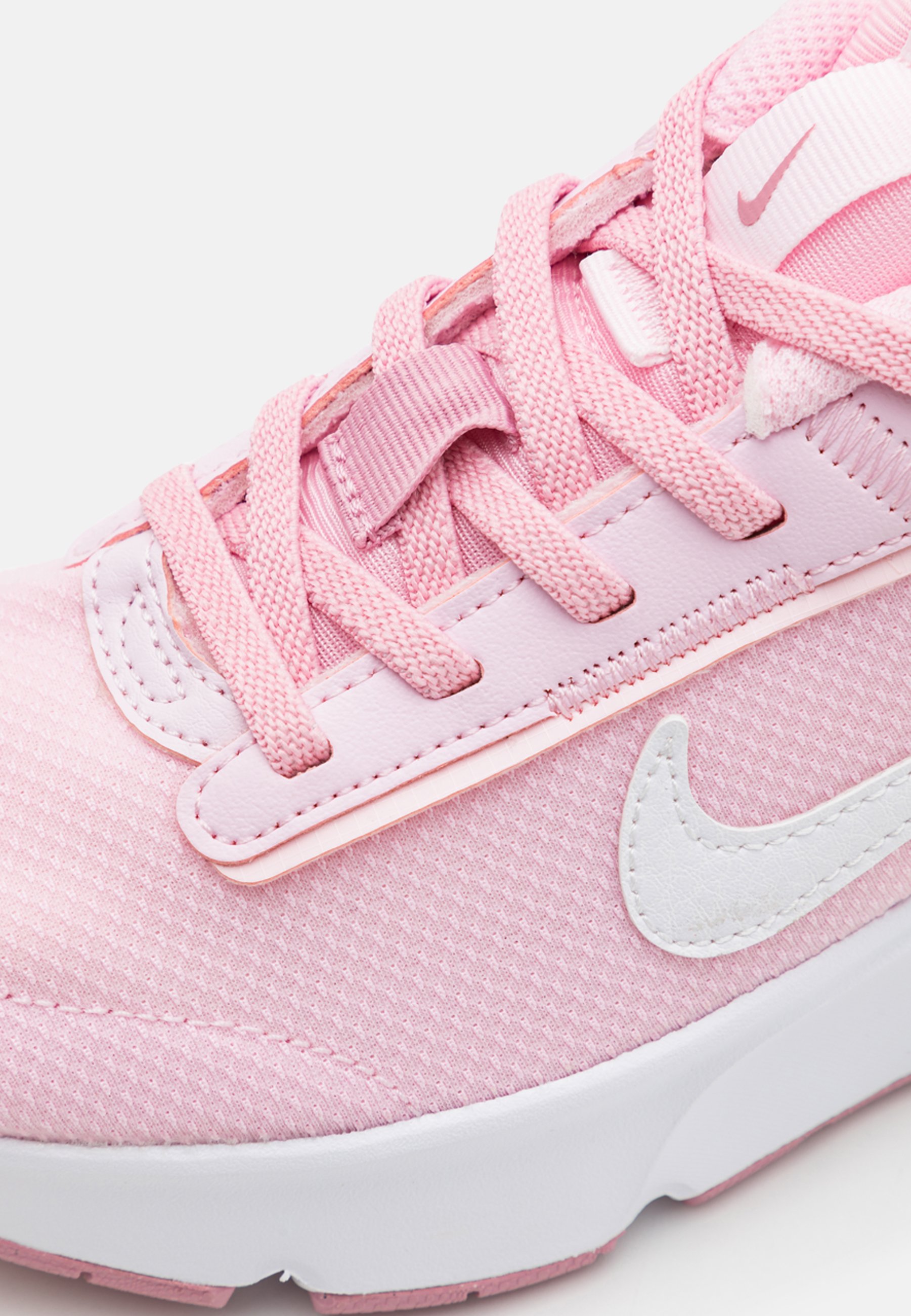 nike air max oketo black pink