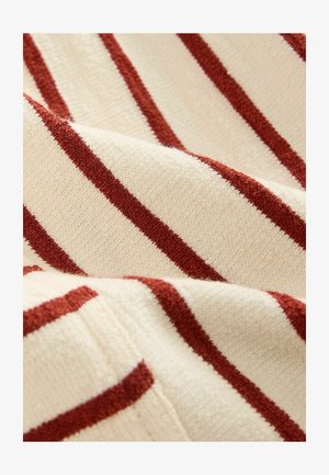 Tissu tricoté avec un fond crème et des rayures horizontales alternées marron-rouge. Texture douce, présentant un motif légèrement en relief.