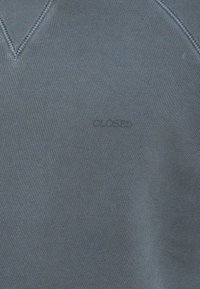 CLOSED Collegepaita - dark night