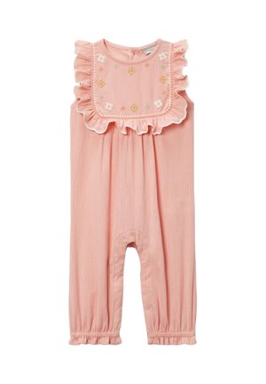 Barboteuse rose sans manches pour bébé avec un empiècement froncé orné de fleurs brodées et des poignets élastiqués aux chevilles.