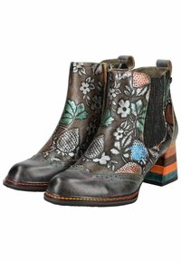 Blumenpräge-Leder-Stiefeletten mit einer strukturierten dunkelgrauen Oberfläche, elastischen Seitenpaneelen und einem mehrfarbigen gestapelten Absatz.