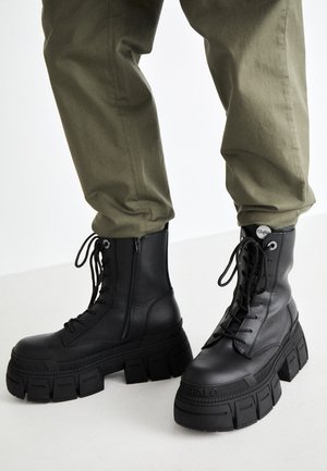 GOSPHER LACE UP MID - Lace-up ankle boots - black