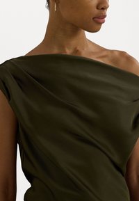 Lauren Ralph Lauren SATIN CHARMEUSE OFF THE SHOULDER BLOUSE - Blúz - botanic green