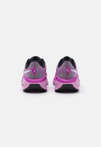 Nike Performance VOMERO - Chaussures de running sur route - hyper violet/white/black/vivid grape/beyond pink