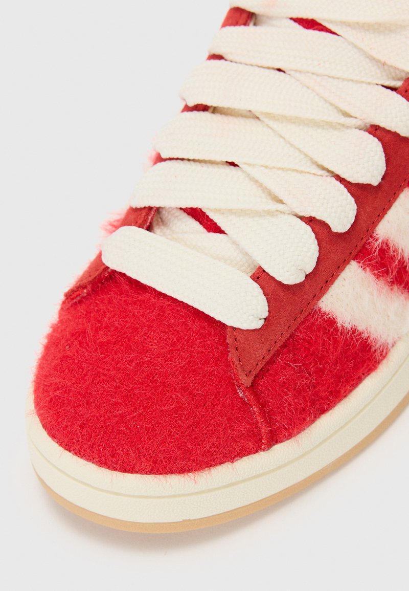 adidas Originals CAMPUS 00S W - Trainers - better scarlet/cream white/gum/ red - Zalando.co.uk