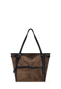 Bolso de tote de ante marrón sintético con acentos de cuero negro, que presenta un diseño geométrico, asas planas y una forma estructurada con costuras notables.