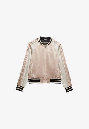 Lyserød og hvid satin bomberjakke med sort-hvide stribede ribkanter ved ærmer og krave, frontlynlås og lommer.