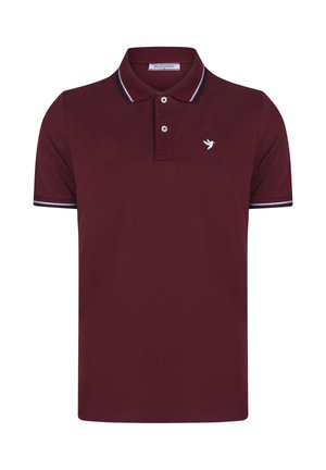 Bordowa koszulka polo z krótkim rękawem z białym logo ptaka na piersi, plisą na dwa guziki oraz kołnierzem i krawędziami rękawów w białe paski.