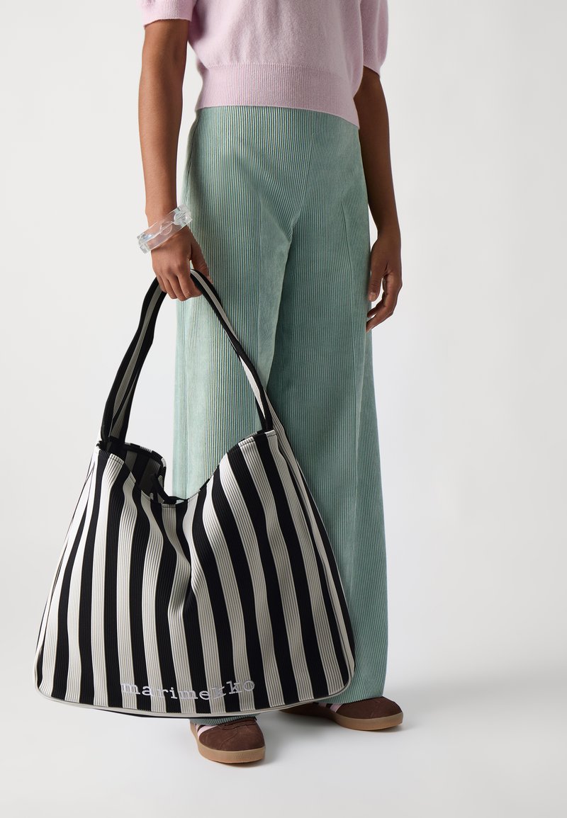 Marimekko BAG LARGE MERIROSVO - Bevásárlótáska - black/off white