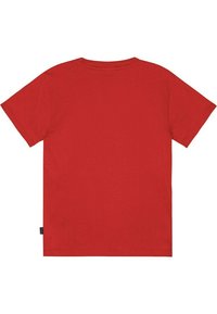 Rød bomulds t-shirt med rund halsudskæring og korte ærmer. Enkelt bag uden grafik, med et lille mærke ved den nederste venstre søm.