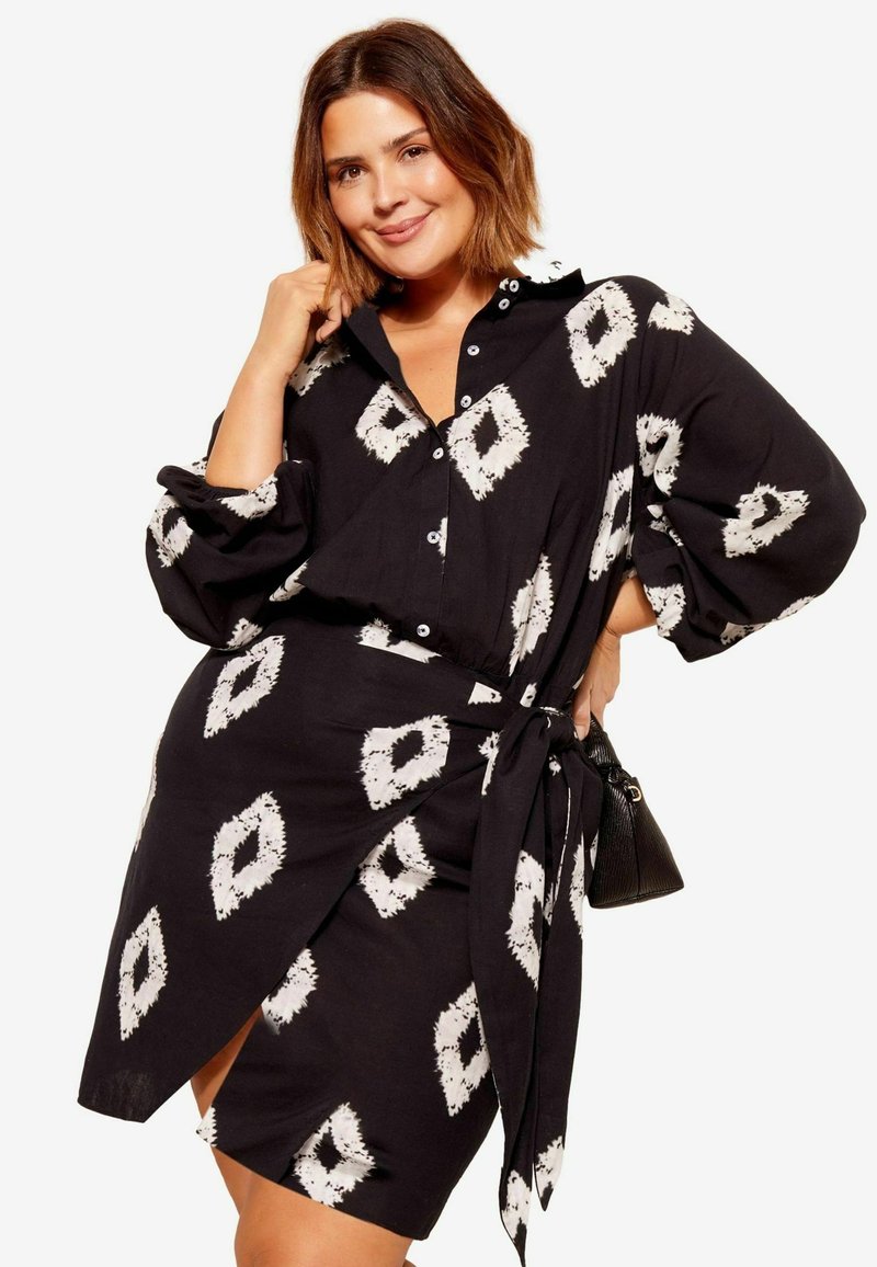 Curves Like These COTTON LINEN MIX  - Denní šaty - black