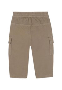 Khaki cargoshorts met een elastische tailleband, twee zijzakken en een gladde stoftextuur. Kenmerken zijn een knielange snit en stikdetails.