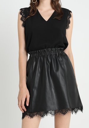 Blusa - black