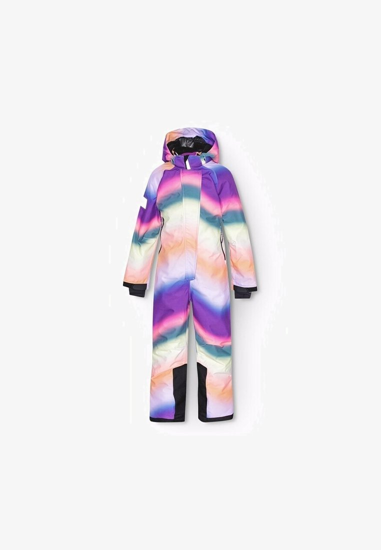 Combinaison d'hiver à capuche une pièce avec un dégradé pastel multicolore en violet, rose, vert, pêche, et des renforts noirs aux chevilles et aux poignets.