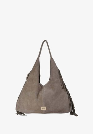 Borsa tote in suede grigio tenue con apertura ampia e forma triangolare. Presenta lunghe frange decorative e una piccola targhetta con logo dorato.
