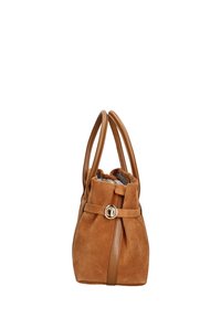 Borsa in camoscio di colore marrone caldo, con chiusura a coulisse, due spallacci, un dettaglio color oro e una finitura testurizzata.