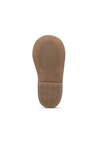 Suela de zapato de goma marrón, con textura acanalada, un diseño circular en la zona del dedo del pie y una marca de tamaño "19" visible cerca del talón.