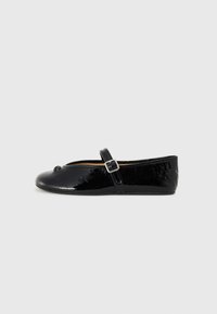 Unselected, black