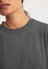 NA-KD Pitkähihainen paita - dark grey